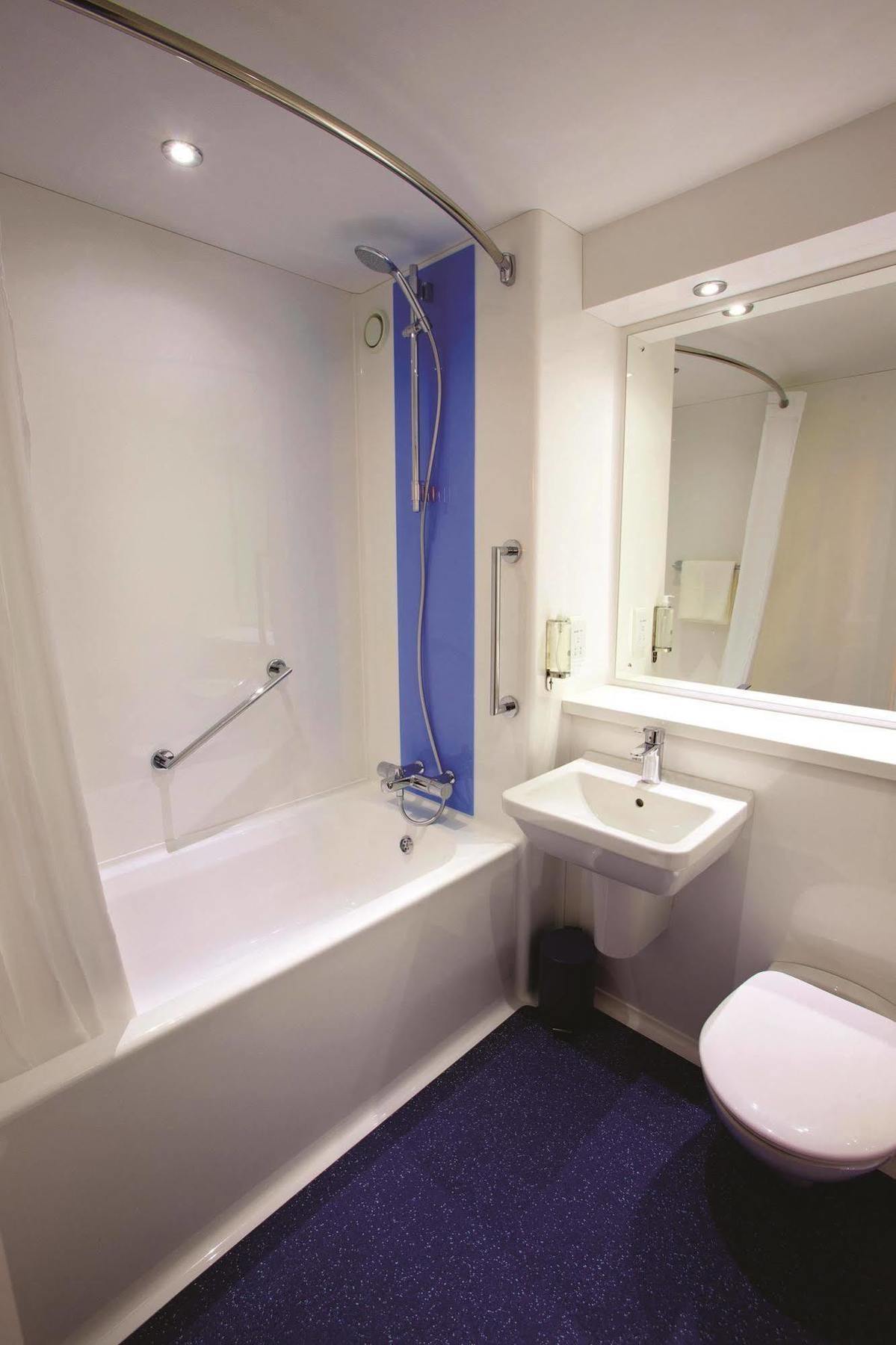 Travelodge London Central Waterloo Exterior photo